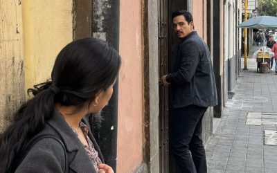MI ESPOSO MURIÓ HACE CINCO MESES… ESTA MAÑANA, VI A UN HOMBRE IDÉNTICO A ÉL — Y DECIDÍ SEGUIRLO EN SECRETO… SIN IMAGINAR