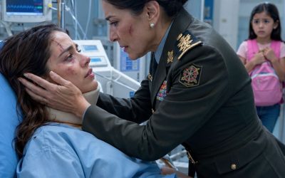 Encontré a mi hija golpeada en el hospital y mi yerno todavía se atrevió a decir: “La niña se queda conmigo”. Guardé el celular encendido, entré a esa casa sin gritar y hallé una caja azul con 2 boletos, una firma falsa y un plan que nadie debía descubrir